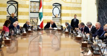 الرئيس عون افتتح جلسة الحكومة: إشادة بوحدة اللبنانيين بعد زيارة البابا وتأكيد على مسار التفاوض في الناقورة