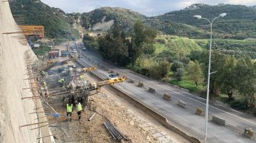 بالصور: بعد 7 سنوات من الإقفال... إعادة فتح طريق شكا الدولي