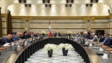 الأخبار: نفاق وزراء القوات والكتائب: مع المصارف جوا ... والمودعين برا ! الأخبار: نفاق وزراء القوات والكتائب: مع المصارف جوا ... والمودعين برا !