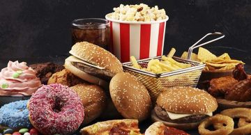 جراح قلب أميركي يحدد أطعمة ومشروبات يتجنبها لتقليل مخاطر أمراض القلب جراح قلب أميركي يحدد أطعمة ومشروبات يتجنبها لتقليل مخاطر أمراض القلب