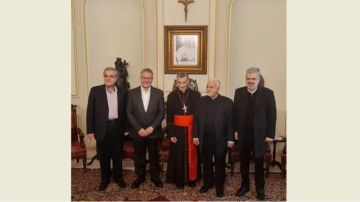 الراعي يستقبل في هذه الاثناء في بكركي وفدا من حزب الله