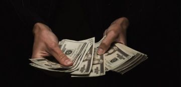 بعد أن سرقا 6000 دولار من داخل بيك أب في البترون.. هذا ما حل بهما!