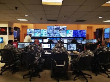 التحكم المروري : تحويل الطريق البحرية التحكم المروري : تحويل الطريق البحرية