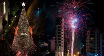 الأشرفية تضيء شجرة الميلاد ورسائل أمل وسلام من قلب بيروت! الأشرفية تضيء شجرة الميلاد ورسائل أمل وسلام من قلب بيروت!