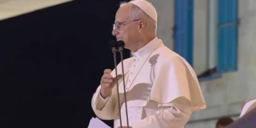 البابا يختتم اليوم الثاني من زيارته بلقاء الشبيبة في بكركي: المستقبل بين ايديكم والحب قادر على معالجة الجروح