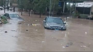 الأمطار أغرقت طرقات البداوي وعطلت حركة السير الأمطار أغرقت طرقات البداوي وعطلت حركة السير