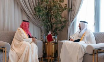 الفرحان ومسؤول قطري يبحثان أوضاع لبنان في الدوحة