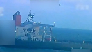 كوبا وفنزويلا ينددان استيلاء القوات الاميركية على ناقلة نفط فنزويلية في الكاريبي كوبا وفنزويلا ينددان استيلاء القوات الاميركية على ناقلة نفط فنزويلية في الكاريبي