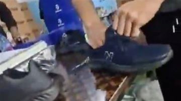 بالفيديو: بعملية نوعية... سوري ينشئ مصنع أحذية مغشوشة تحمل علامات تجارية عالمية!