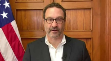 شينكر: إن لم تنزع الحكومة اللبنانية سلاح حزب الله فإن إسرائيل ستكمل بنفسها ذلك ولا يمكن الوثوق باليونيفيل شينكر: إن لم تنزع الحكومة اللبنانية سلاح حزب الله فإن إسرائيل ستكمل بنفسها ذلك ولا يمكن الوثوق باليونيفيل