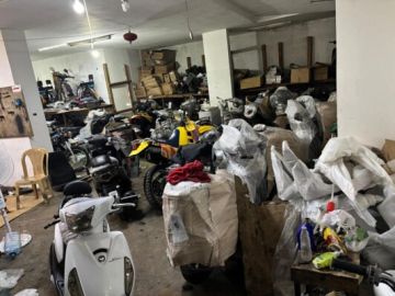 الجمارك: ضبط مستودع ضمن نطاق بيروت يحتوي على عدد كبير من الدراجات النارية المخالفة لشروط الاستيراد الجمارك: ضبط مستودع ضمن نطاق بيروت يحتوي على عدد كبير من الدراجات النارية المخالفة لشروط الاستيراد