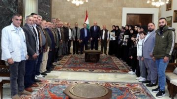 الرئيس عون مستقبلا وفد الجمعية اللبنانية للاسرى والمحررين: قضية الاسرى في سجون العدو ستبقى حاضرة وفي سلم الاولويات الرئيس عون مستقبلا وفد الجمعية اللبنانية للاسرى والمحررين: قضية الاسرى في سجون العدو ستبقى حاضرة وفي سلم الاولويات