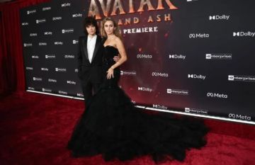 مايلي سايرس تكسر صمتها بشأن خطوبتها من صديقها ماكس موراندو مايلي سايرس تكسر صمتها بشأن خطوبتها من صديقها ماكس موراندو