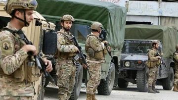 الجيش: دهم مخزن أسلحة داخل شقة في بعلبك الجيش: دهم مخزن أسلحة داخل شقة في بعلبك