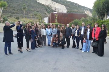 افتتاح القرية الميلادية في Serenata بمشاركة إعلامية بدعوة من الوزيرة السابقة زينة عكر افتتاح القرية الميلادية في Serenata بمشاركة إعلامية بدعوة من الوزيرة السابقة زينة عكر