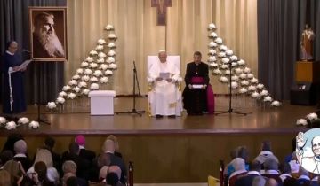 البابا يزور دير الصليب: ما نشهده في هذا المكان عبرة للبشرية جمعاء البابا يزور دير الصليب: ما نشهده في هذا المكان عبرة للبشرية جمعاء