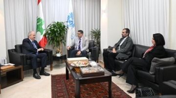 جابر: تخصيص مبلغ بقيمة 36 مليون دولار من عائدات الهاتف الخلوي سيصرف للبلديات واتحاداتها جابر: تخصيص مبلغ بقيمة 36 مليون دولار من عائدات الهاتف الخلوي سيصرف للبلديات واتحاداتها