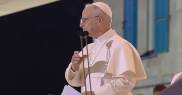 البابا يختتم اليوم الثاني من زيارته بلقاء الشبيبة في بكركي: المستقبل بين ايديكم البابا يختتم اليوم الثاني من زيارته بلقاء الشبيبة في بكركي: المستقبل بين ايديكم