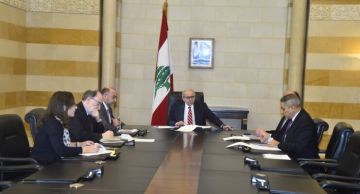 سلام طلب من مجلس الإنمار والإعمار تحديد الأولوية في المشاريع التي ستمول من قرض البنك الدولي سلام طلب من مجلس الإنمار والإعمار تحديد الأولوية في المشاريع التي ستمول من قرض البنك الدولي