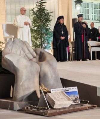 البابا يلتقي اكثر من 13 الف شاب وشابة من لبنان والعالم: تقديمات الشبيبة ولوحة تعبيرية وشهادة حية