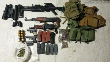 الجيش: نفذنا تدابير أمنية واسعة في الشراونة وأوقفنا 3 مطلوبين لحيازتهم أسلحة وذخائر الجيش: نفذنا تدابير أمنية واسعة في الشراونة وأوقفنا 3 مطلوبين لحيازتهم أسلحة وذخائر