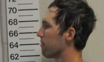 المتهم بقتل تشارلي كيرك يمثل أمام المحكمة حضوريا لأول مرة المتهم بقتل تشارلي كيرك يمثل أمام المحكمة حضوريا لأول مرة