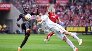 بايرن ميونيخ يتعادل بصعوبة مع ماينتس ويوسع الفارق إلى 9 نقاط بايرن ميونيخ يتعادل بصعوبة مع ماينتس ويوسع الفارق إلى 9 نقاط