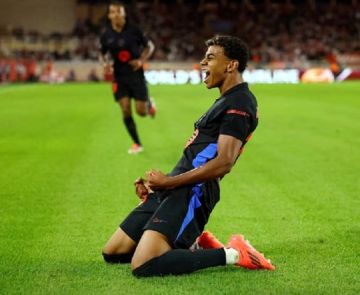 نجم برشلونة يتصدر قائمة الأغلى في العالم 2025