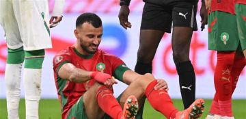 الركراكي قلق.. الإصابات تضرب دفاع المغرب