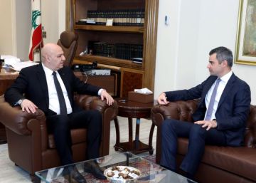 طوني فرنجيه بعد لقاء رئيس الجمهورية: ما يقوم به الجيش أكثر من ممتاز ويجنب لبنان أي انزلاق جديد طوني فرنجيه بعد لقاء رئيس الجمهورية: ما يقوم به الجيش أكثر من ممتاز ويجنب لبنان أي انزلاق جديد