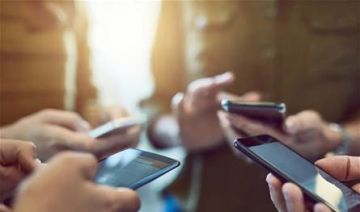 تحرر من الهاتف صباحا خطوات لتحسين يومك ونومك