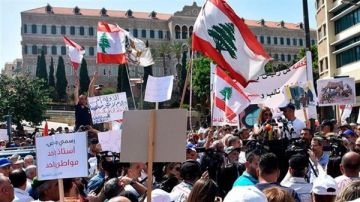 تجمع روابط القطاع العام يلوح بتحركات مطلبية تجمع روابط القطاع العام يلوح بتحركات مطلبية