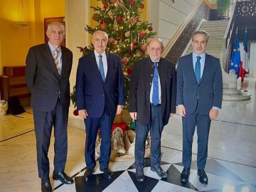 مخزومي : ناقشنا مع لودريان آلية عمل الميكانيزموالتشديد على الالتزام بالقرارات الدولية مخزومي : ناقشنا مع لودريان آلية عمل الميكانيزموالتشديد على الالتزام بالقرارات الدولية