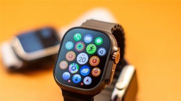 ميزة جديدة ... واتساب تستعد لإدارة ساعة أبل من آيفون