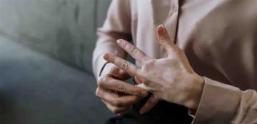 بعد 7 سنوات من الحب.. فنانة تفاجئ جمهورها بانفصالها عن زوجها (صورة) بعد 7 سنوات من الحب.. فنانة تفاجئ جمهورها بانفصالها عن زوجها (صورة)