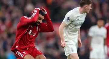 بعد تصريحاته المثيرة للجدل.. لاعب ليفربول: صلاح يخلق المشاكل