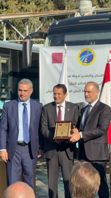 هبة قطرية للنقل المشترك رسامني: استعادة ثقة المواطن تبدأ من تأمين حقوقه الأساسية سفير قطر: مبادرة تندرج ضمن دعم جهود وزارة الأشغال هبة قطرية للنقل المشترك رسامني: استعادة ثقة المواطن تبدأ من تأمين حقوقه الأساسية سفير قطر: مبادرة تندرج ضمن دعم جهود وزارة الأشغال