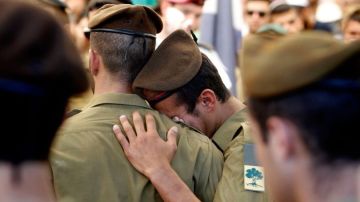 إعلام العدو: ارتفاع نسب طلبات الدعم النفسي بين جنود جيش العدو مع تزايد حالات الانتحار إعلام العدو: ارتفاع نسب طلبات الدعم النفسي بين جنود جيش العدو مع تزايد حالات الانتحار