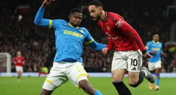 مانشستر يونايتد يتعثر بتعادل مخيب أمام وولفرهامبتون