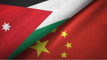 العاهل الأردني يبحث مع وزير الخارجية الصيني تعزيز العلاقات الثنائية والتطورات الإقليمية العاهل الأردني يبحث مع وزير الخارجية الصيني تعزيز العلاقات الثنائية والتطورات الإقليمية