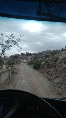 النشرة: قوة من اليونيفيل تجول بين المنازل المدمرة في كفركلا بمرافقة كلاب بوليسية. النشرة: قوة من اليونيفيل تجول بين المنازل المدمرة في كفركلا بمرافقة كلاب بوليسية.