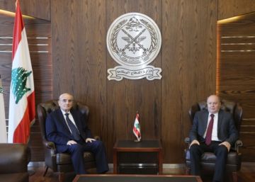 وزير الدفاع استقبل الأسمر وبحثا في الأوضاع الاقتصادية والاجتماعية الراهنة وزير الدفاع استقبل الأسمر وبحثا في الأوضاع الاقتصادية والاجتماعية الراهنة