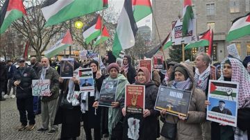 وقفة جماهيرية في برلين للتأكيد على دعم قضية الأسرى الفلسطينيين واللبنانيين