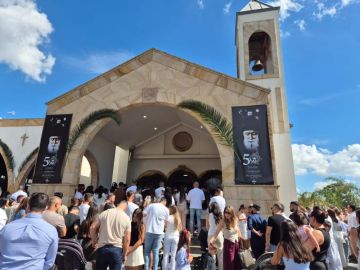 بالصور: تطواف مشترك للطوائف المسيحية في أستراليا