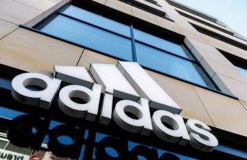 لقبوها بـالقرد.. موظفة سابقة تطالب أديداس بتعويضات تصل إلى 6.2 مليون دولار لقبوها بـالقرد.. موظفة سابقة تطالب أديداس بتعويضات تصل إلى 6.2 مليون دولار