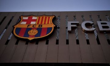 ميسي يحسم موقفه من العودة إلى برشلونة