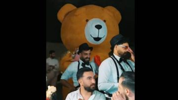 تيكتوكر لبنانية تتزوج من دمية ... إذا صار عمرك 30 وما تزوجتي ما تنطري العريس يحققلك أحلامك (فيديو) تيكتوكر لبنانية تتزوج من دمية ... إذا صار عمرك 30 وما تزوجتي ما تنطري العريس يحققلك أحلامك (فيديو)