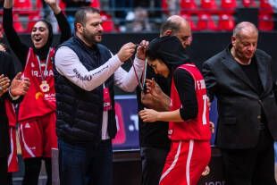 رزق اشرف على سلة غرب آسيا للسيدات 