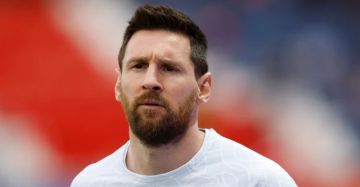 ميسي يحسم موقفه من العودة إلى برشلونة