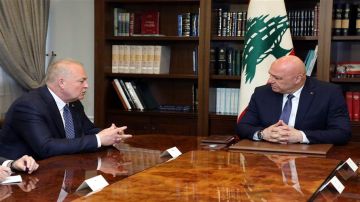 الرئيس عون عرض مع السفير الروسي ألكسندر روداكوف العلاقات الثنائية وسبل تطويرها في مختلف المجالات وأكد السفير استعداد بلاده لتقديم الدعم اللازم لمساعدة لبنان الرئيس عون عرض مع السفير الروسي ألكسندر روداكوف العلاقات الثنائية وسبل تطويرها في مختلف المجالات وأكد السفير استعداد بلاده لتقديم الدعم اللازم لمساعدة لبنان